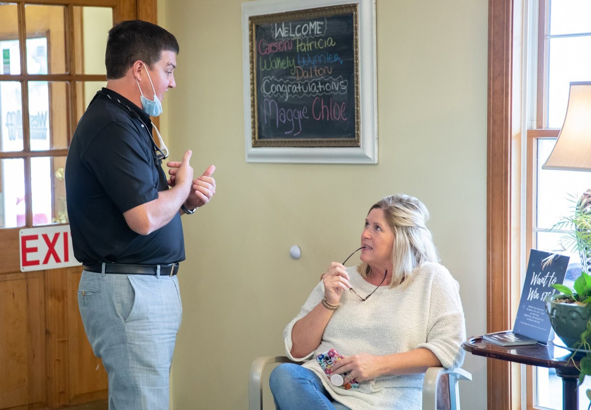 Should I Choose Braces Or Invisalign?